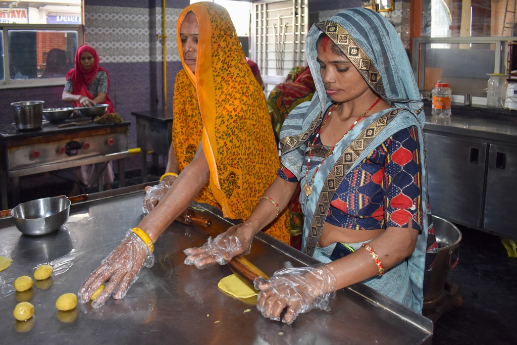 Vyanjanam kitchen – cooking